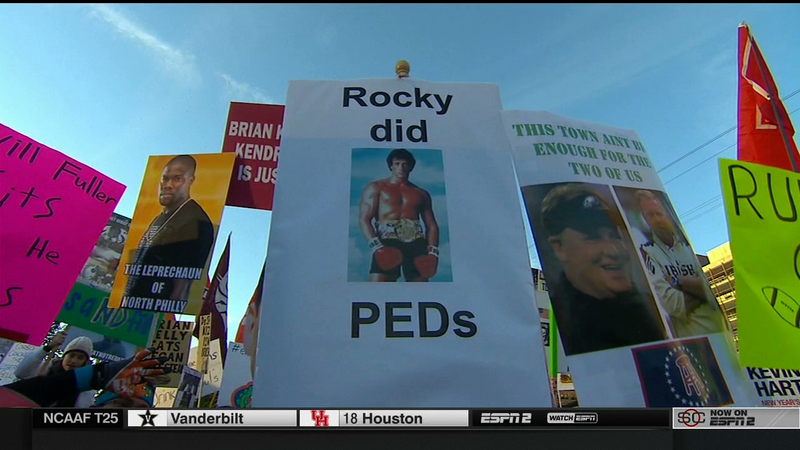 Illustration for article titled Hinkie Traded This Sign For Draft Picks: Your Philadelphia College GameDay Sign Roundup